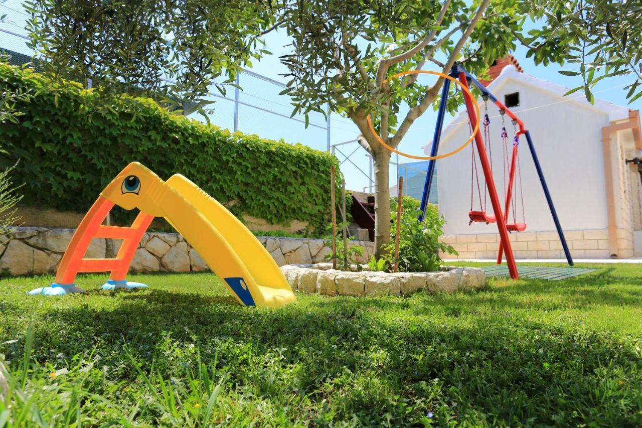 Family Friendly Seaside Apartments Razanj, Rogoznica - 10373 Bagian luar foto