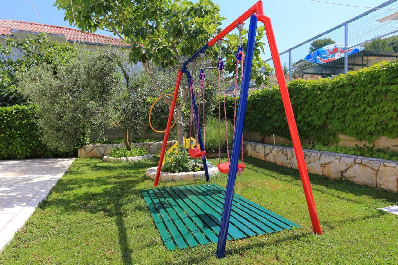 Family Friendly Seaside Apartments Razanj, Rogoznica - 10373 Bagian luar foto