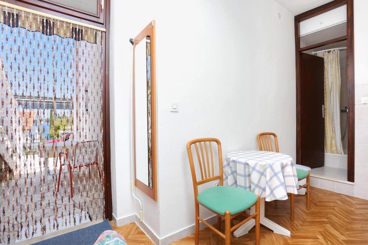 Family Friendly Seaside Apartments Razanj, Rogoznica - 10373 Bagian luar foto