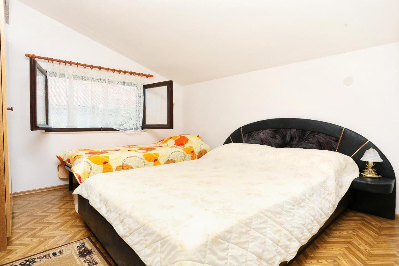 Family Friendly Seaside Apartments Razanj, Rogoznica - 10373 Bagian luar foto
