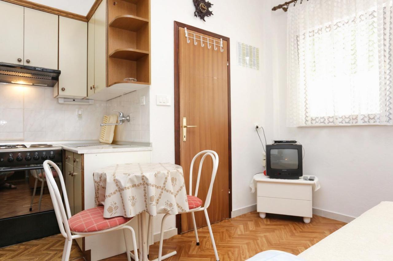 Family Friendly Seaside Apartments Razanj, Rogoznica - 10373 Bagian luar foto