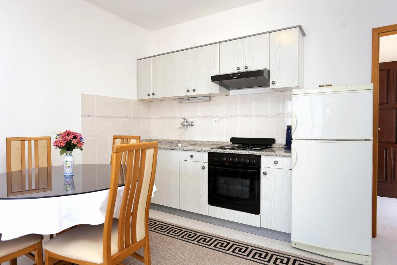 Family Friendly Seaside Apartments Razanj, Rogoznica - 10373 Bagian luar foto