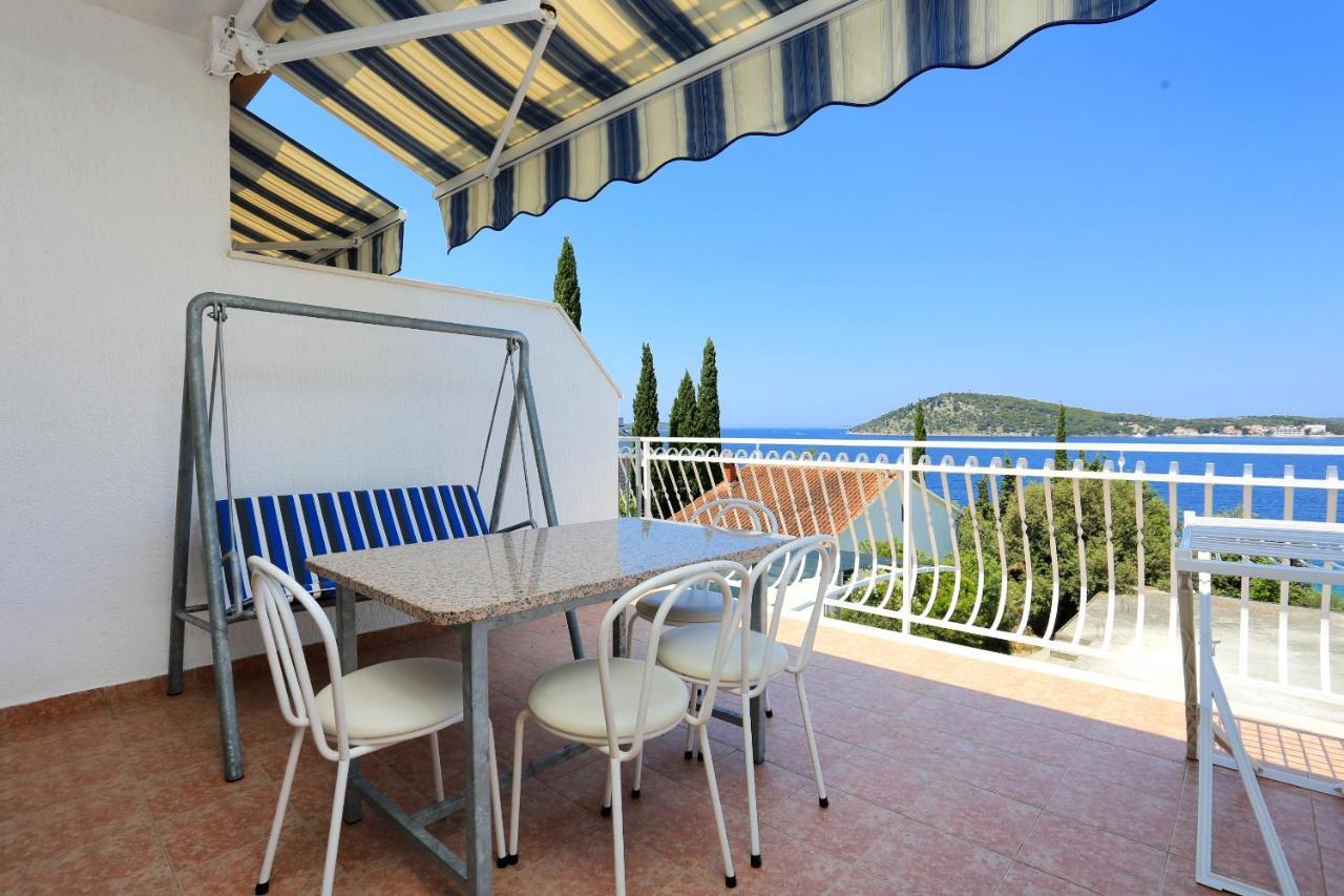 Family Friendly Seaside Apartments Razanj, Rogoznica - 10373 Bagian luar foto