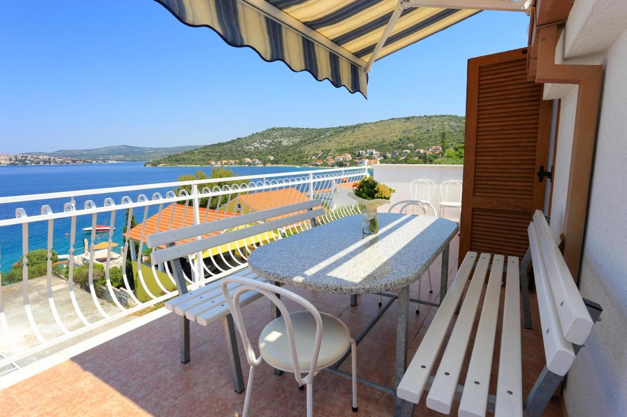 Family Friendly Seaside Apartments Razanj, Rogoznica - 10373 Bagian luar foto