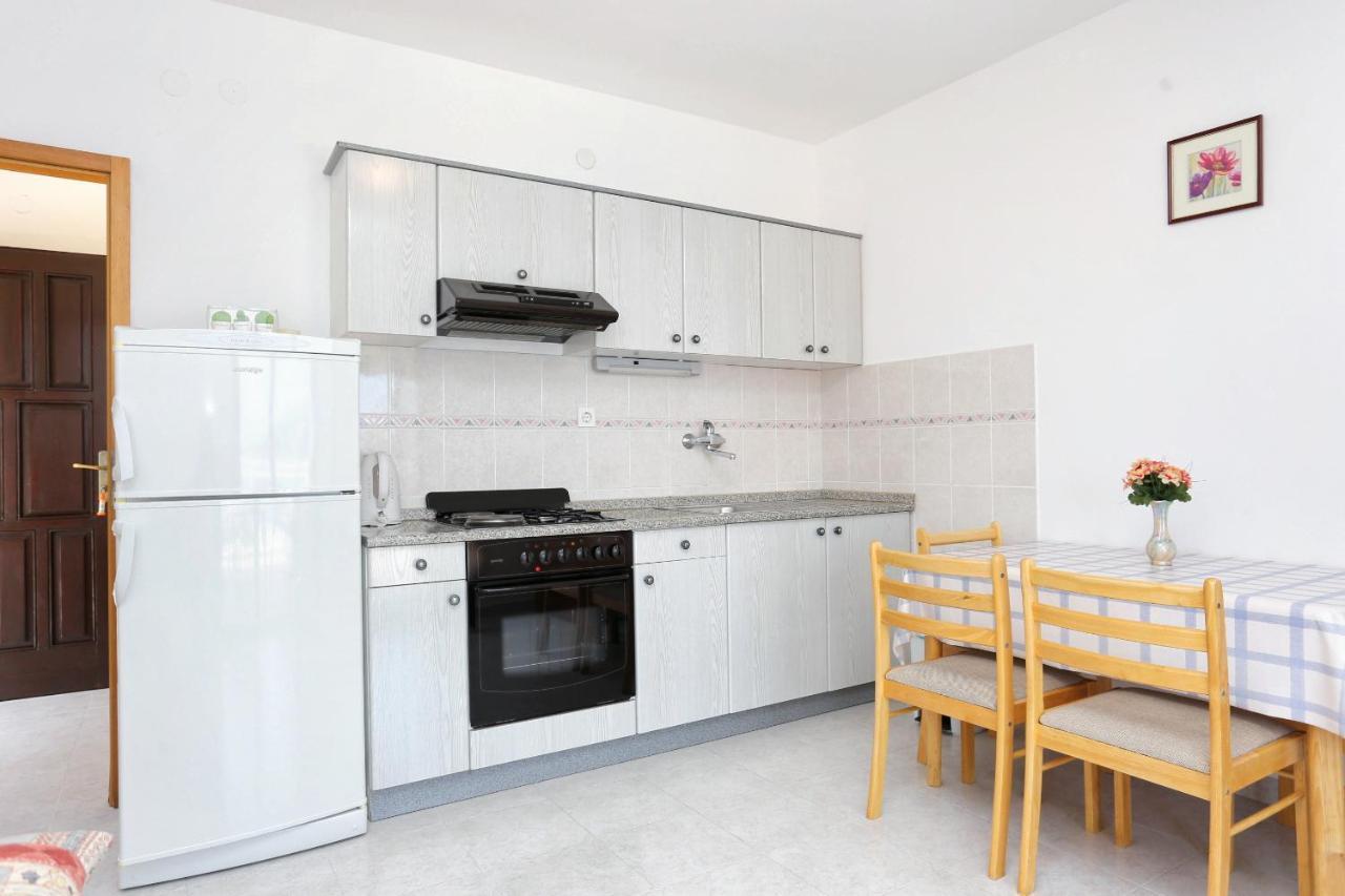 Family Friendly Seaside Apartments Razanj, Rogoznica - 10373 Bagian luar foto
