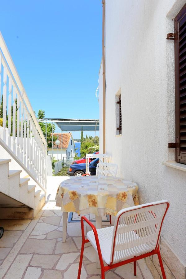 Family Friendly Seaside Apartments Razanj, Rogoznica - 10373 Bagian luar foto