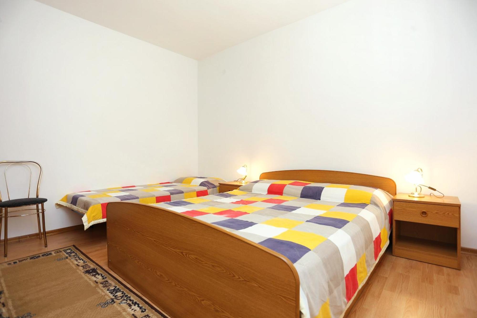 Family Friendly Seaside Apartments Razanj, Rogoznica - 10373 Ruang foto