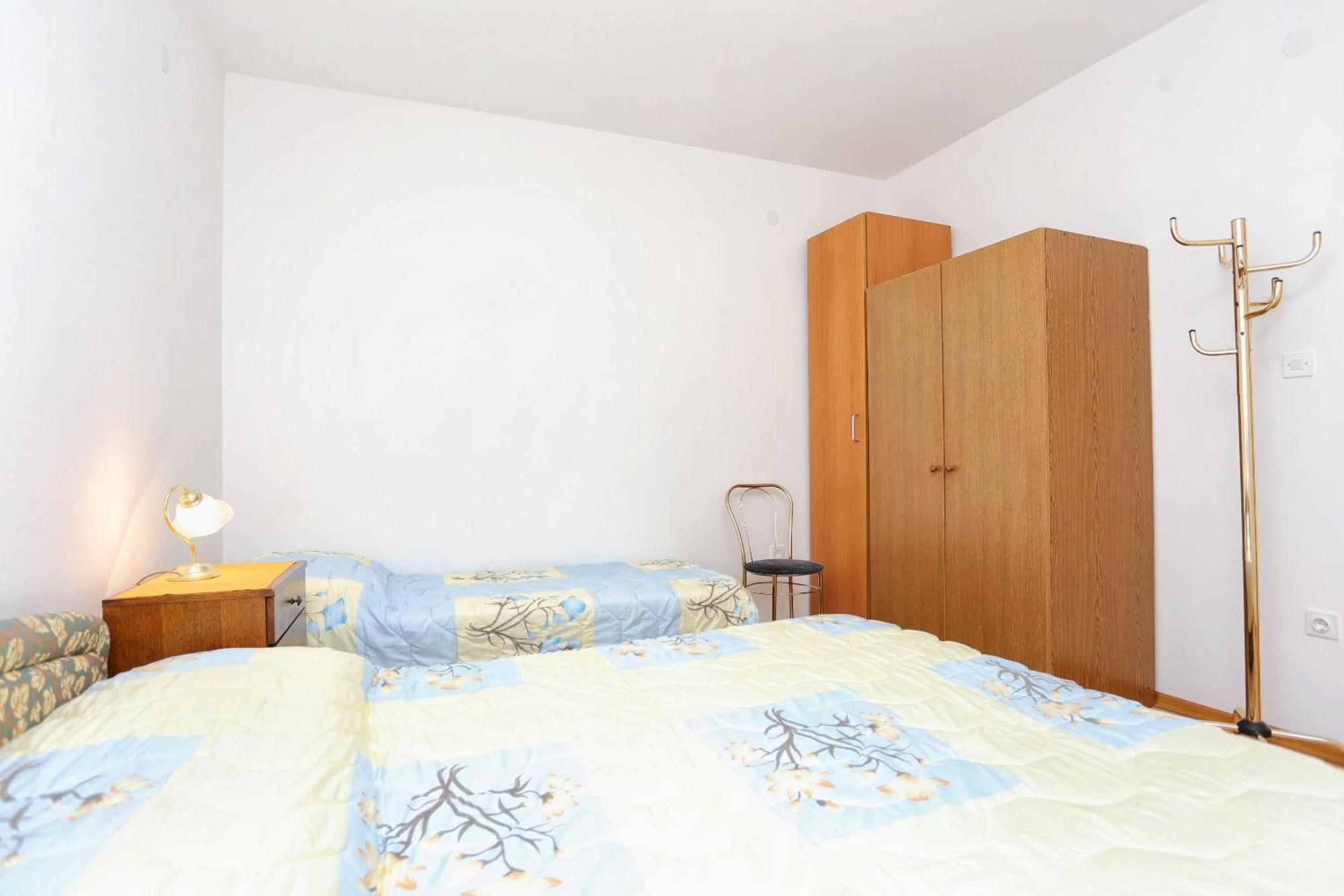 Family Friendly Seaside Apartments Razanj, Rogoznica - 10373 Ruang foto