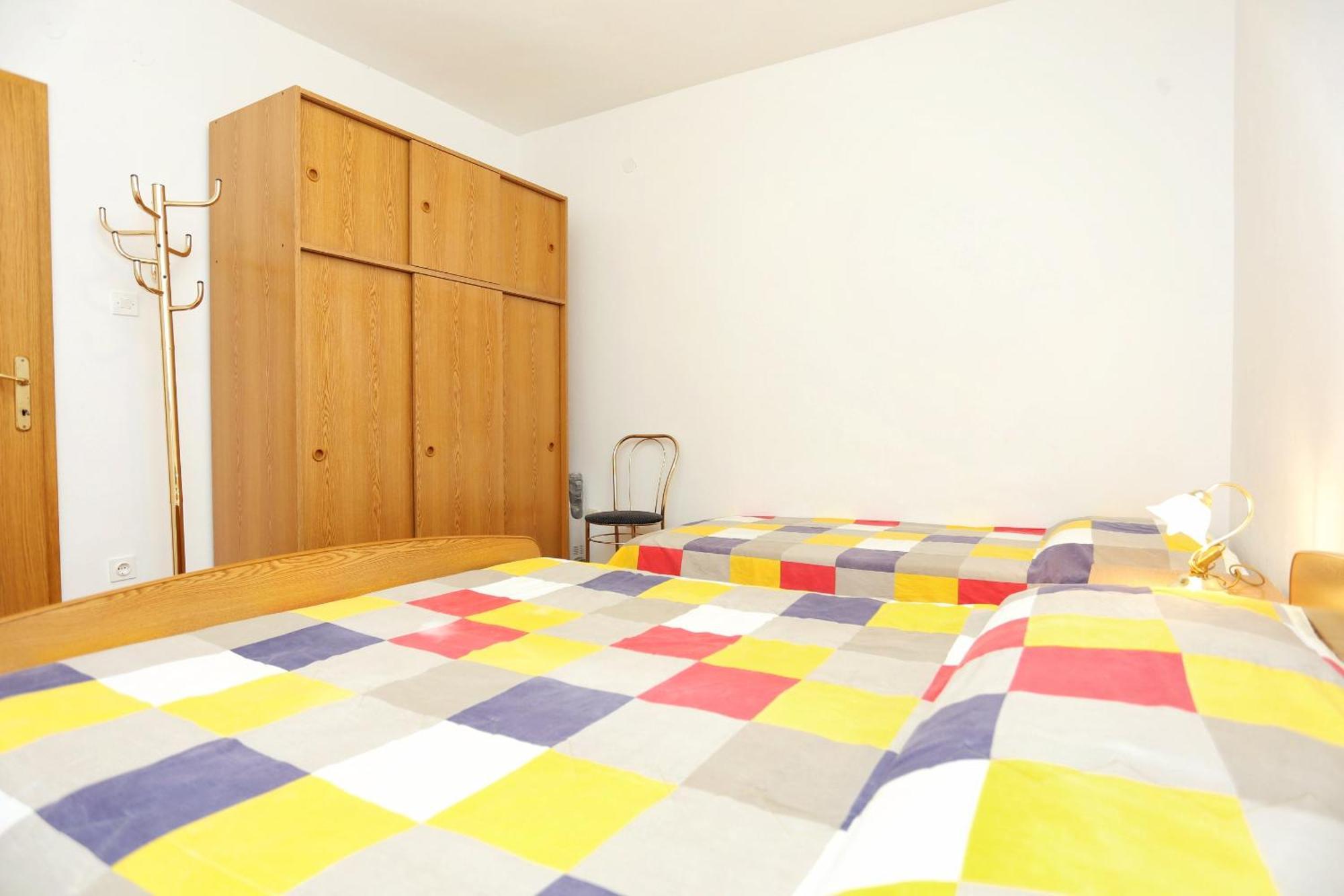 Family Friendly Seaside Apartments Razanj, Rogoznica - 10373 Ruang foto