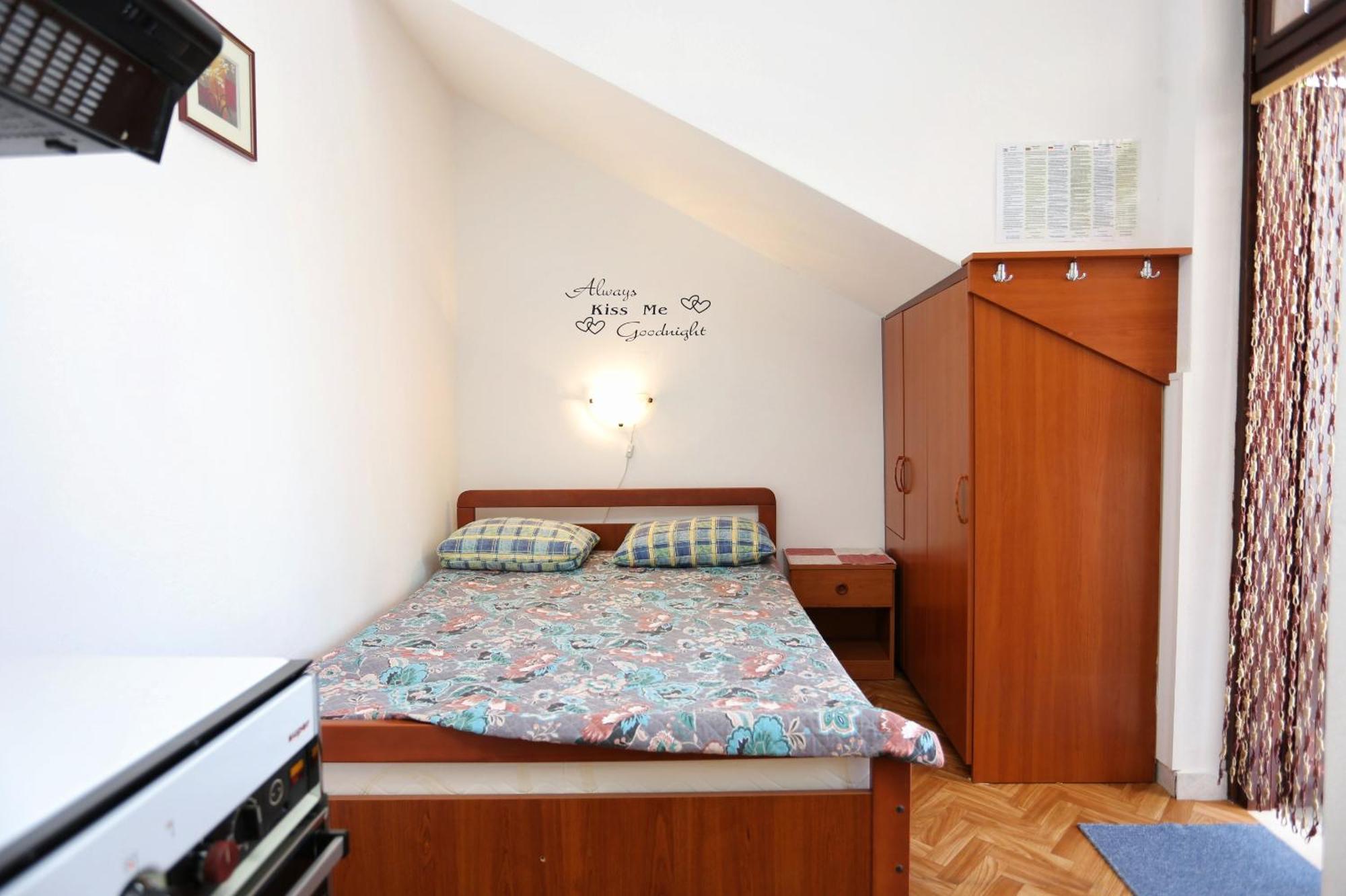 Family Friendly Seaside Apartments Razanj, Rogoznica - 10373 Ruang foto